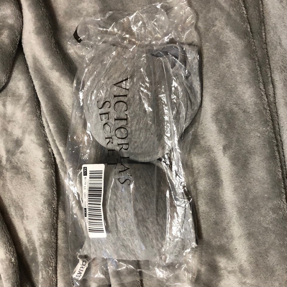 Victoria secret grey bra. Size 34B never worn and still in package